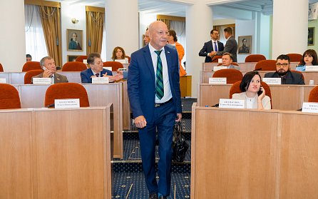 Приняты изменения в областной закон об образовании